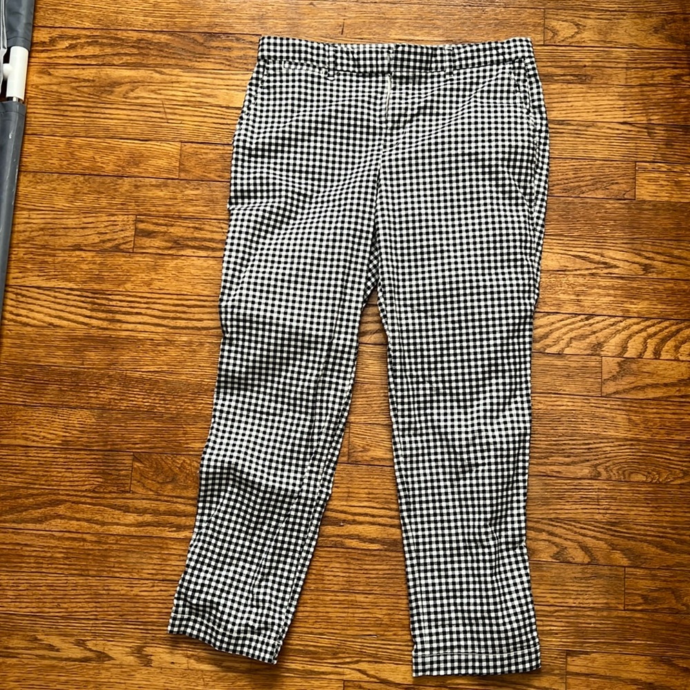 Slim city crop pants size 6, gap